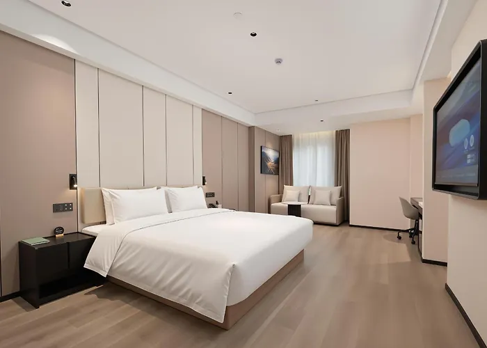 Atour Hotel Zhenjiang Nanxu Avenue Branch