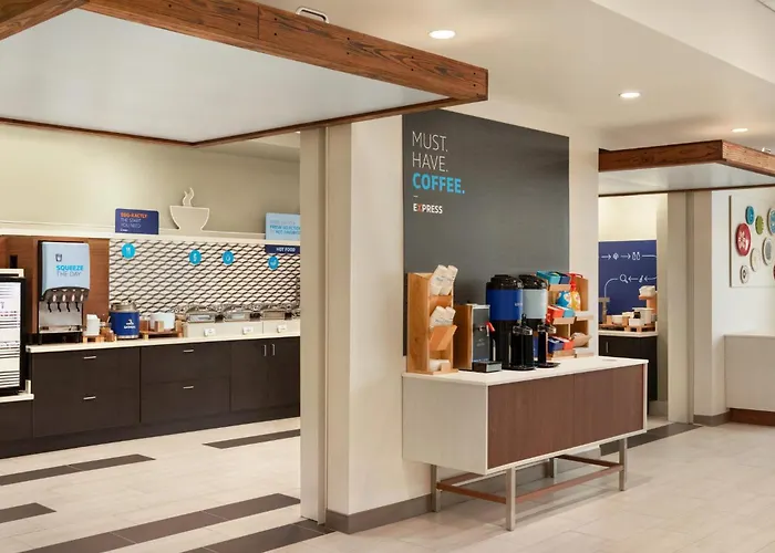 Holiday Inn Express & Suites - Beaver Dam By Ihg