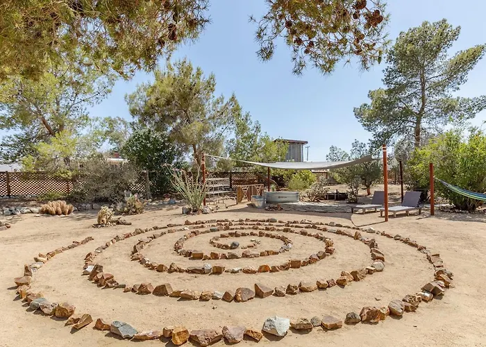 Location, Quiet, Zen, Stars, 1 Bd And Studio