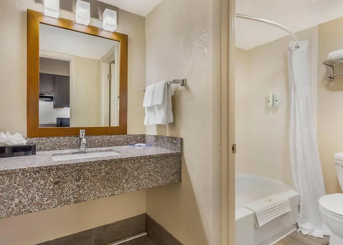 Quality Inn & Suites Spring Lake - Fayetteville Near Fort Bragg
