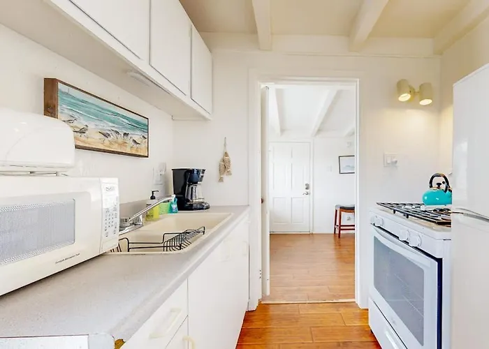 Sailaway Cabin B