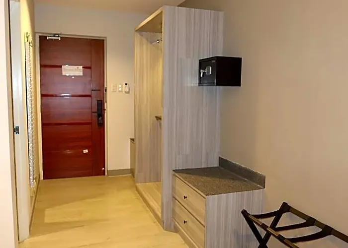 Oriental-Pearl Hotel