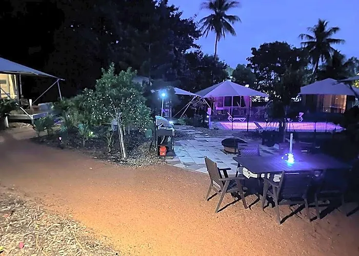 Magnetic Glamping Tent 10