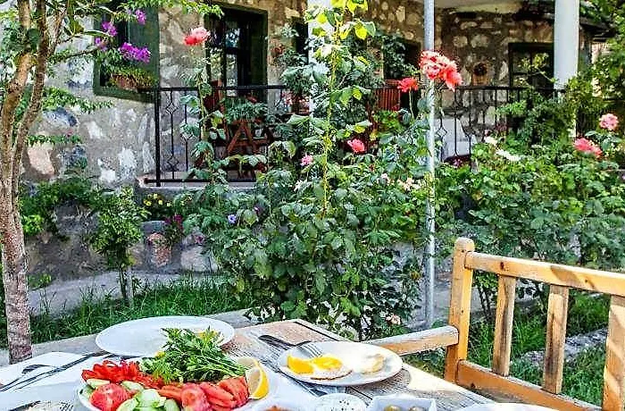 Otantik Tas Ev