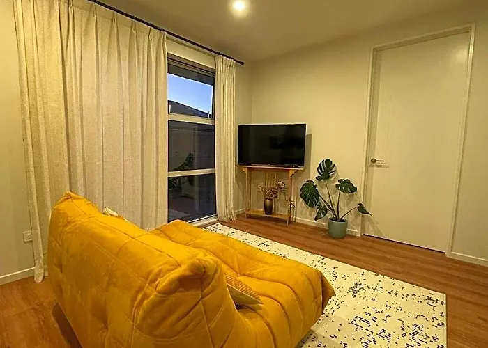 Jks Charming Guesthouse