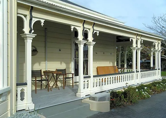 Collingwood Manor Bed & Breakfast