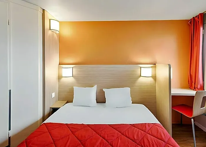 Classic Hotel - Fontenay-Tresigny