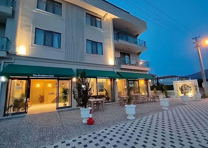 The Brothers Suit Otel