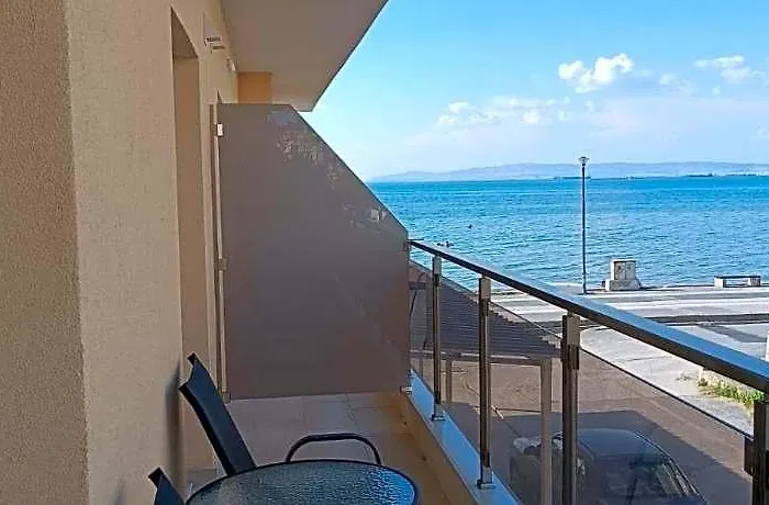 Navarino Luxe Suites With Sea View