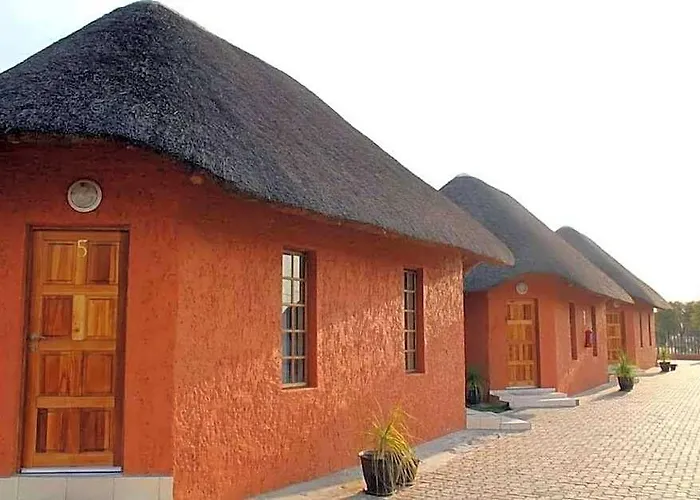 Kessa'S Chalets Guest House
