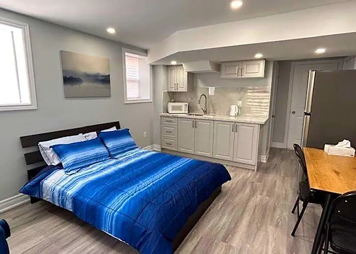 Studio In Whitby - Bright & Modern
