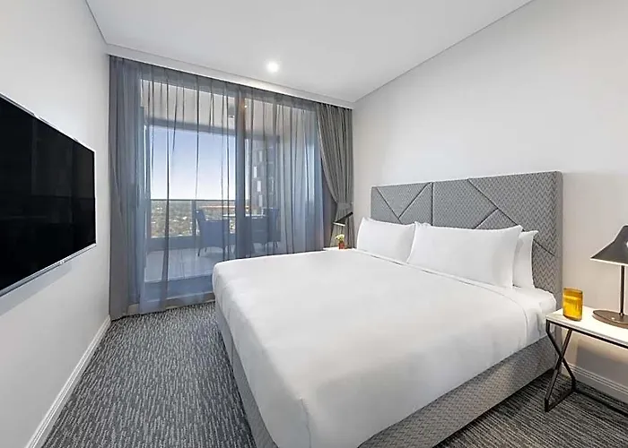 Meriton Suites George Street, Parramatta