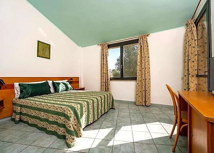 Hotel With Swimming-Pool In Arborea Just 600 Meters From The Sea