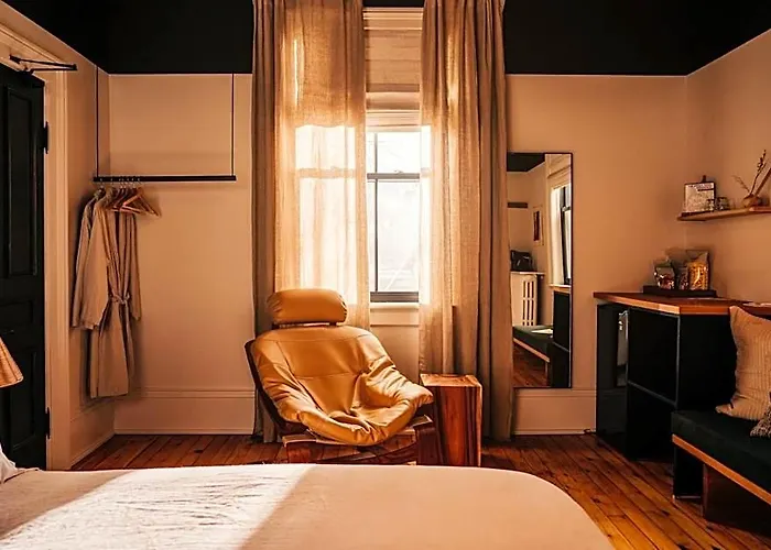 Somewhere Inn Collingwood Boutique Hotel