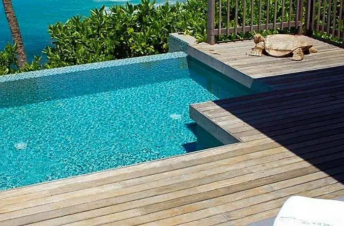 Carana Beach Hotel