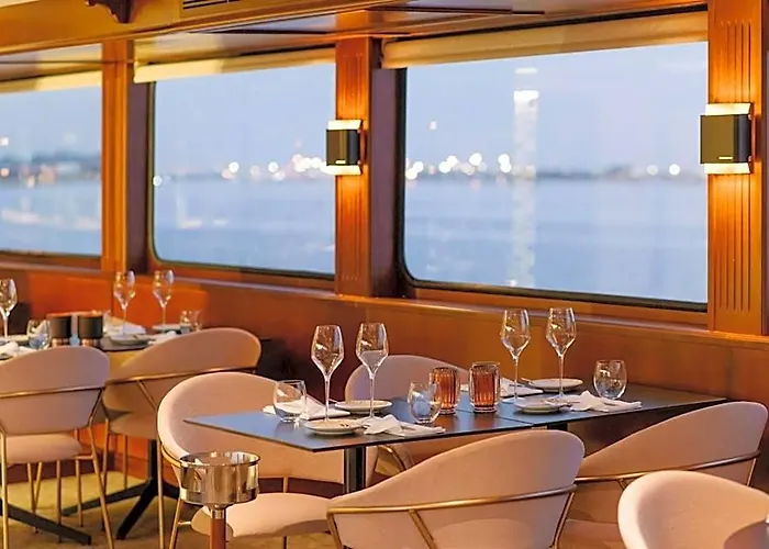 Costa Do Sal Hotel Boat Lounge