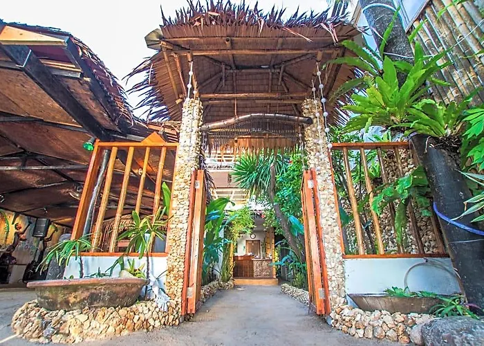 Bamboo Bungalow Resthouse Boracay