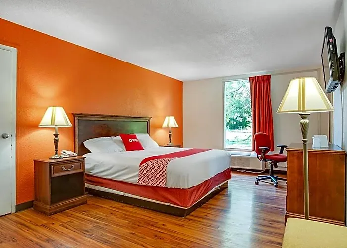 Oyo Hotel Mona Lake Muskegon