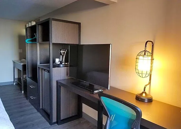 The Hotel Y, A Dazzler Select By Wyndham