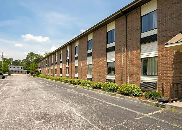 Raceway Inn Darlington By Oyo