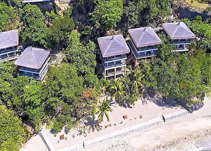Oceans Edge Resort - Carabao Island