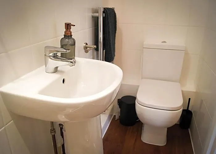 Lemon Tree Rooms - Newly Refurbished Coastal Stay