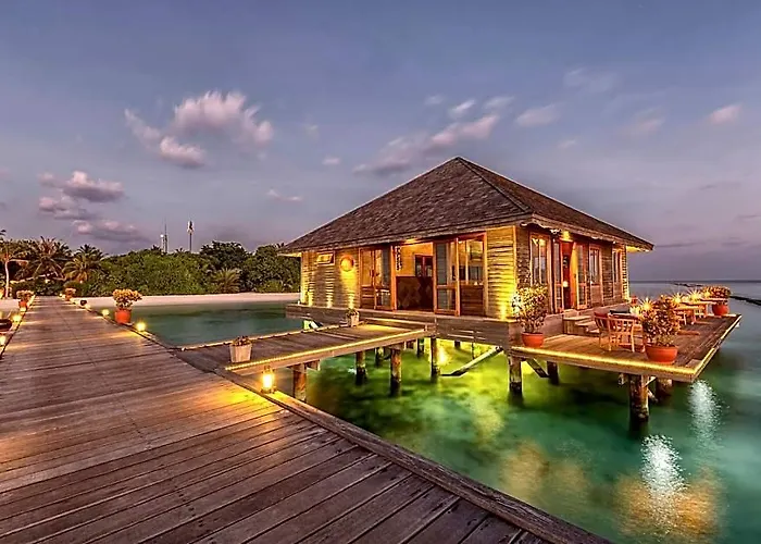 Komandoo Island Resort & Spa