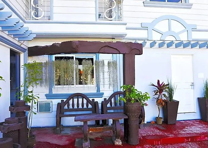 Grand Peninsula Suites