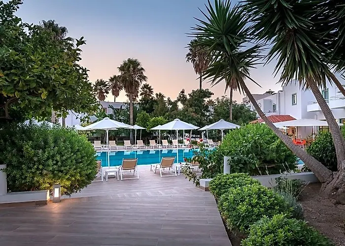 Alexandra Beach Hotel And Apartments
