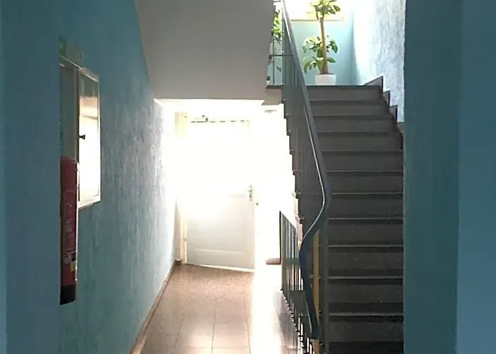 Hotel Yans