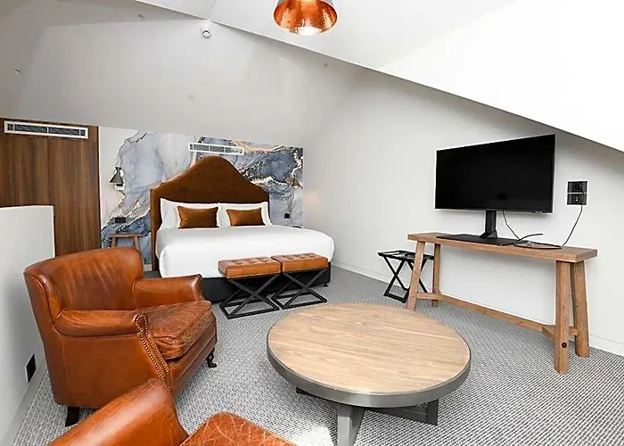 Lake Jindabyne Hotel