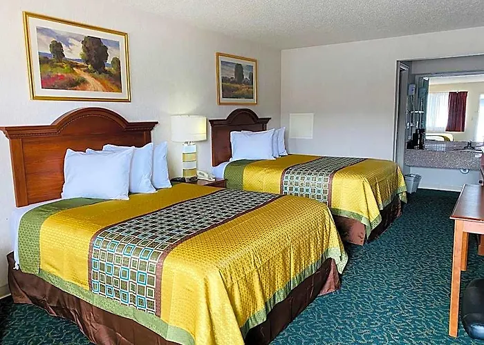 Harrisonville Inn & Suites