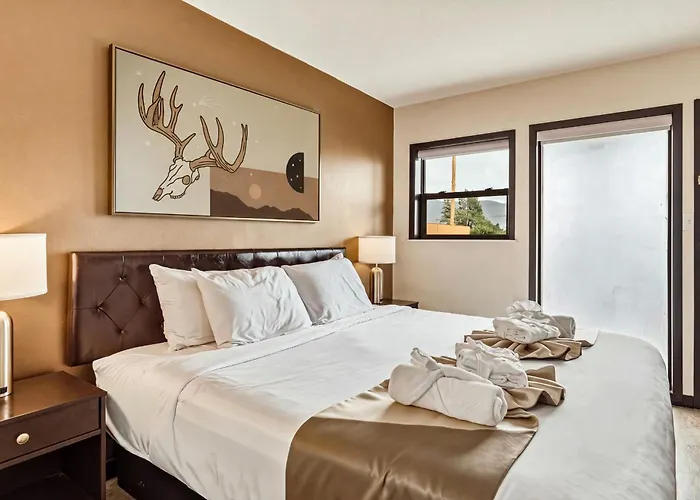 Luxx Taos Motor Lodge