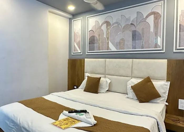 Hotel Secure Inn Kadodara Road
