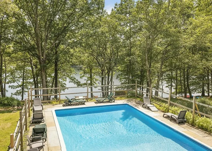 Lakefront, Private Pool, Hot Tub, Firepit, Boats