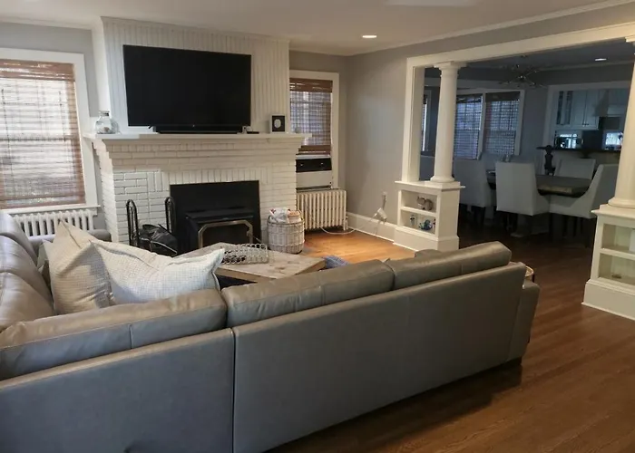 Middletown Bungalow W/Hot Tub And Private Yard - Ribryan Properties