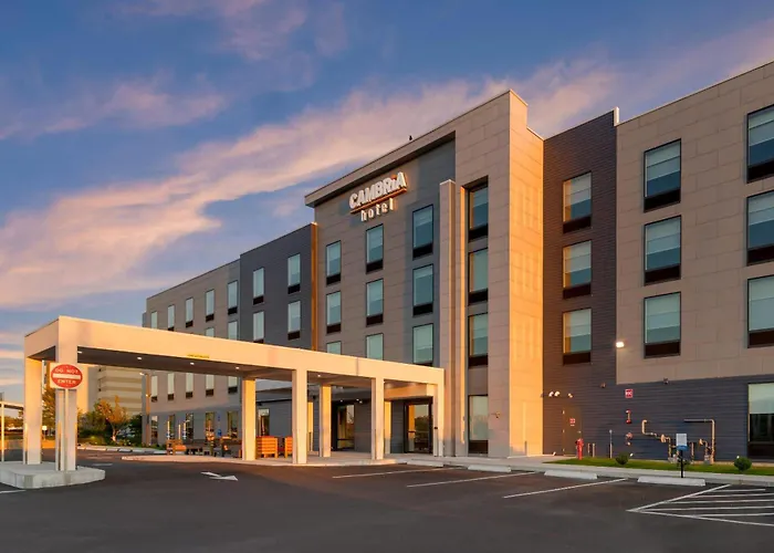 Cambria Hotel & Suites Plymouth