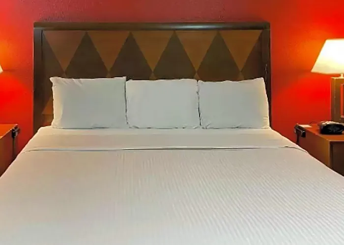 Rodeway Inn & Suites
