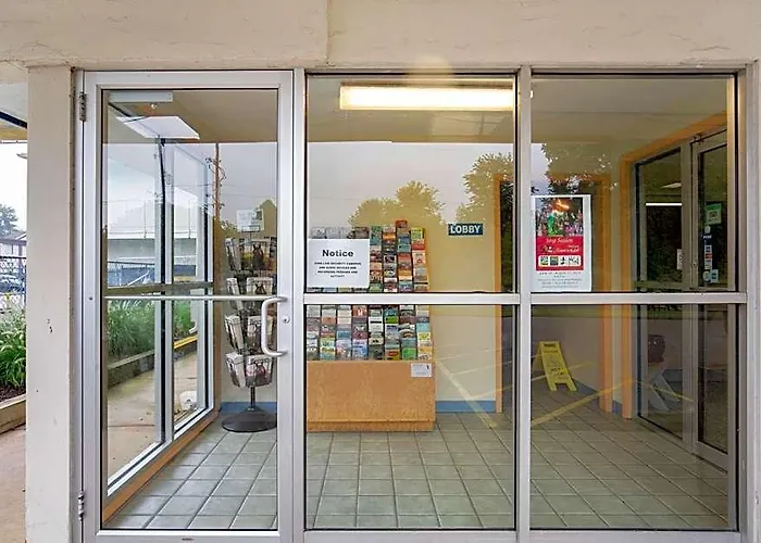 Days Inn By Wyndham New Philadelphia
