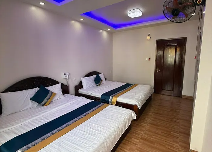 Trung Hieu Hotel - Ben Canh Mieu Ba Chua Xu