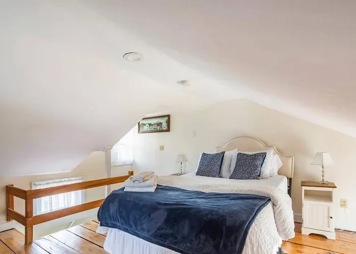 The School House Cottage, Historic 1Br Mystic River Stay Near Seaport