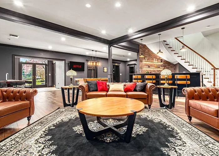 Heated Pool, Hot Tub, Mini Golf, Theater-Sleeps 28