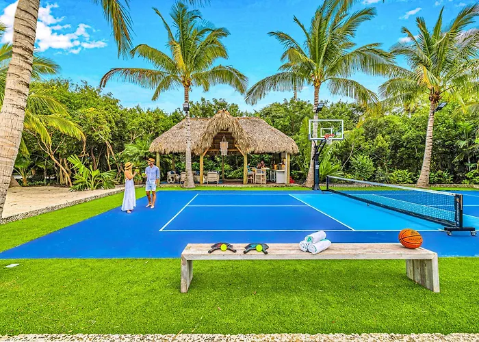 Private Beach Pickleball Court And Tiki Bar Heated Pool Designated Paradise Key
