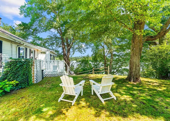 Family Lakefront Adventure House 3Br Wfirepit & Scenic