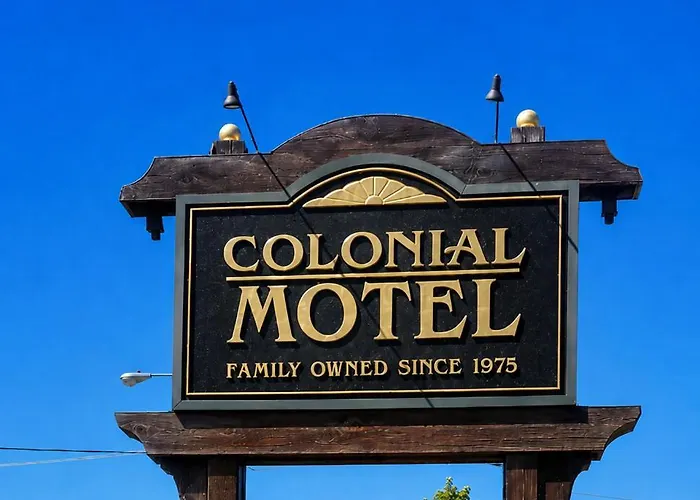 Colonial Motel