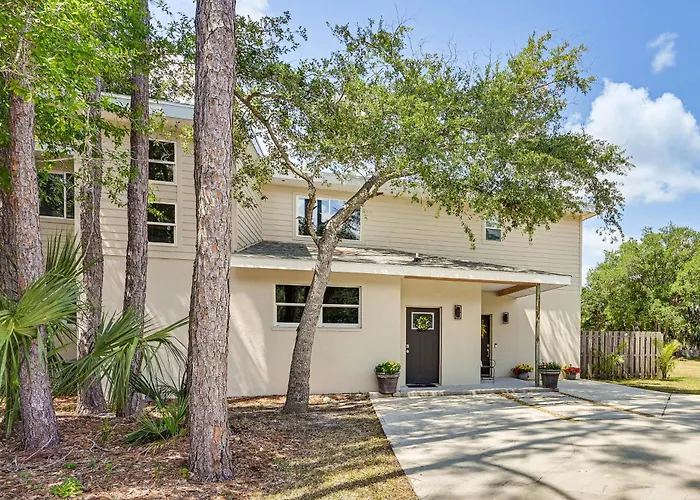 Tampa North Aero Park Townhome: Near Downtown!