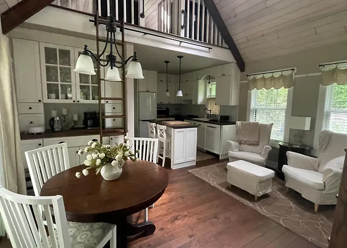 Forest Cottage With 2 Bedrooms Plus Loft Bedroom In Dubois