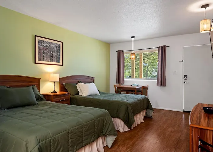 Trailhead Lodge