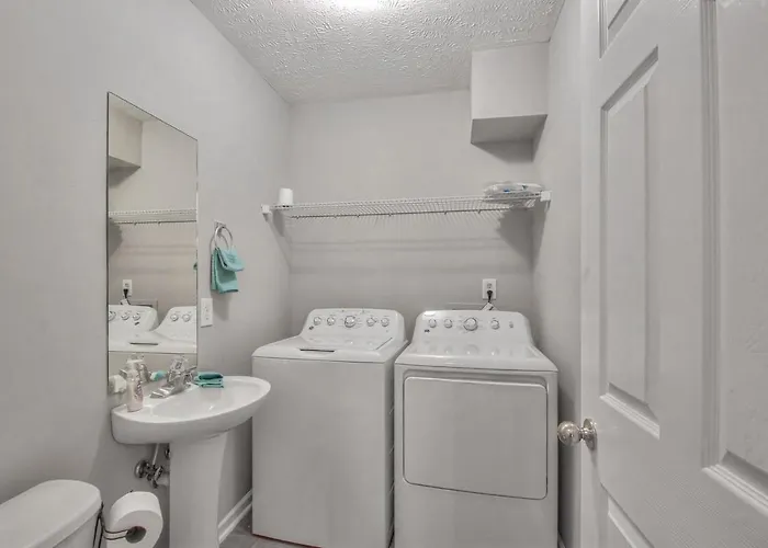 Clear Great Location & Comfortable Family Home