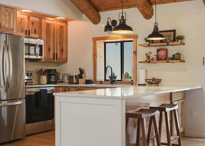 Lucky Logger Cute And Cozy Cabin Getaway